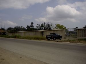 The gate for vehicles to enter the clinic