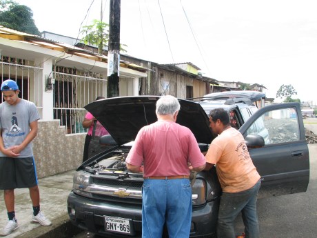 Howard and the mechanic are searching for the problem